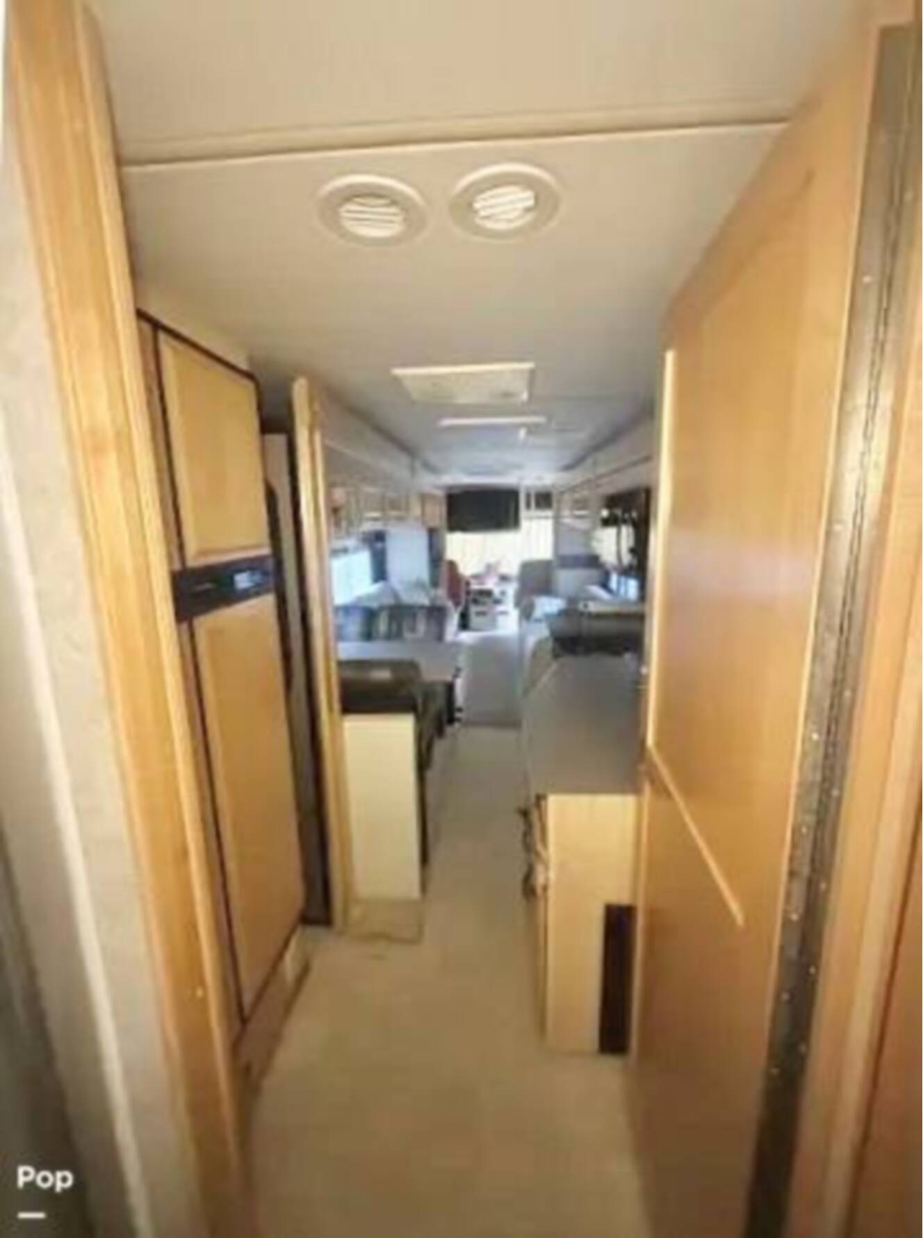 A photo of this 2005 Fleetwood Discovery 39S