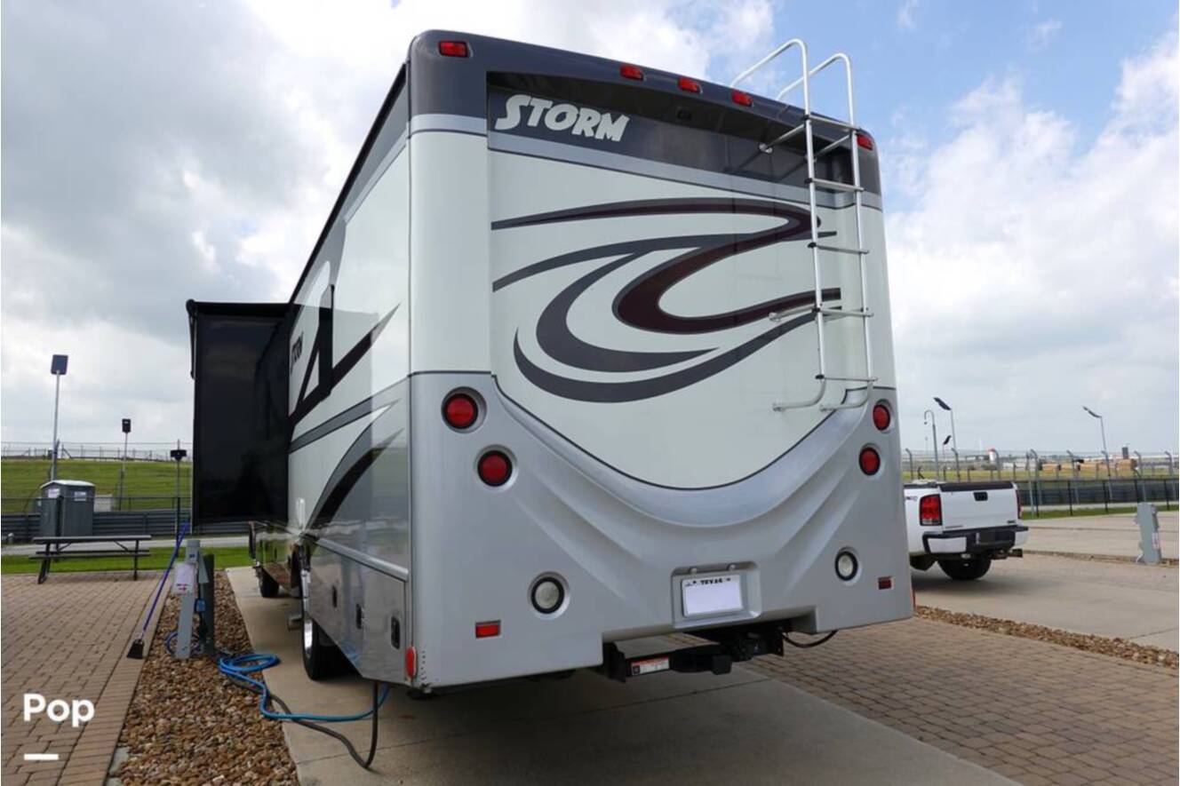 A photo of this 2016 Fleetwood Storm 35SK