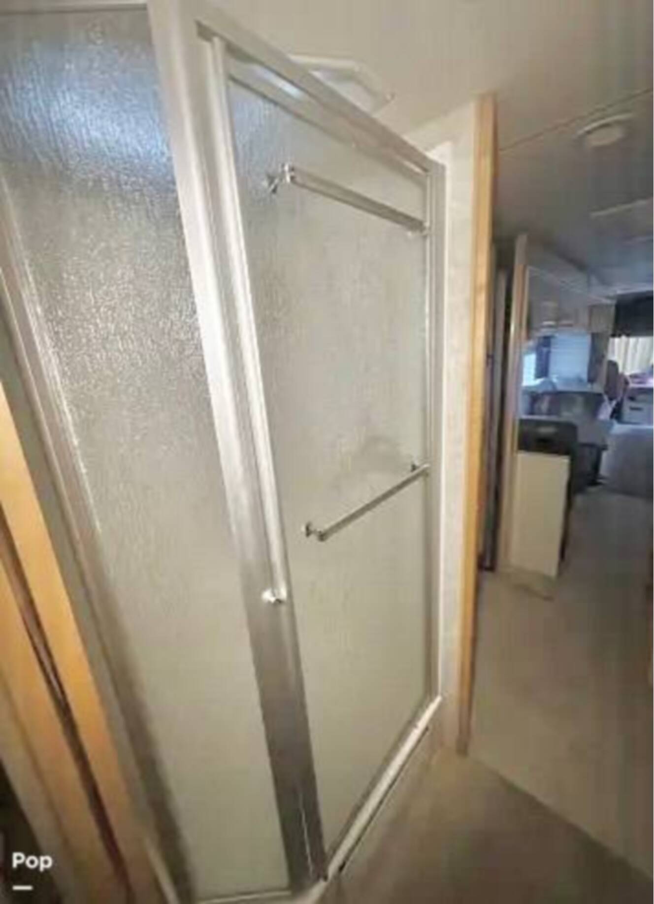 A photo of this 2005 Fleetwood Discovery 39S