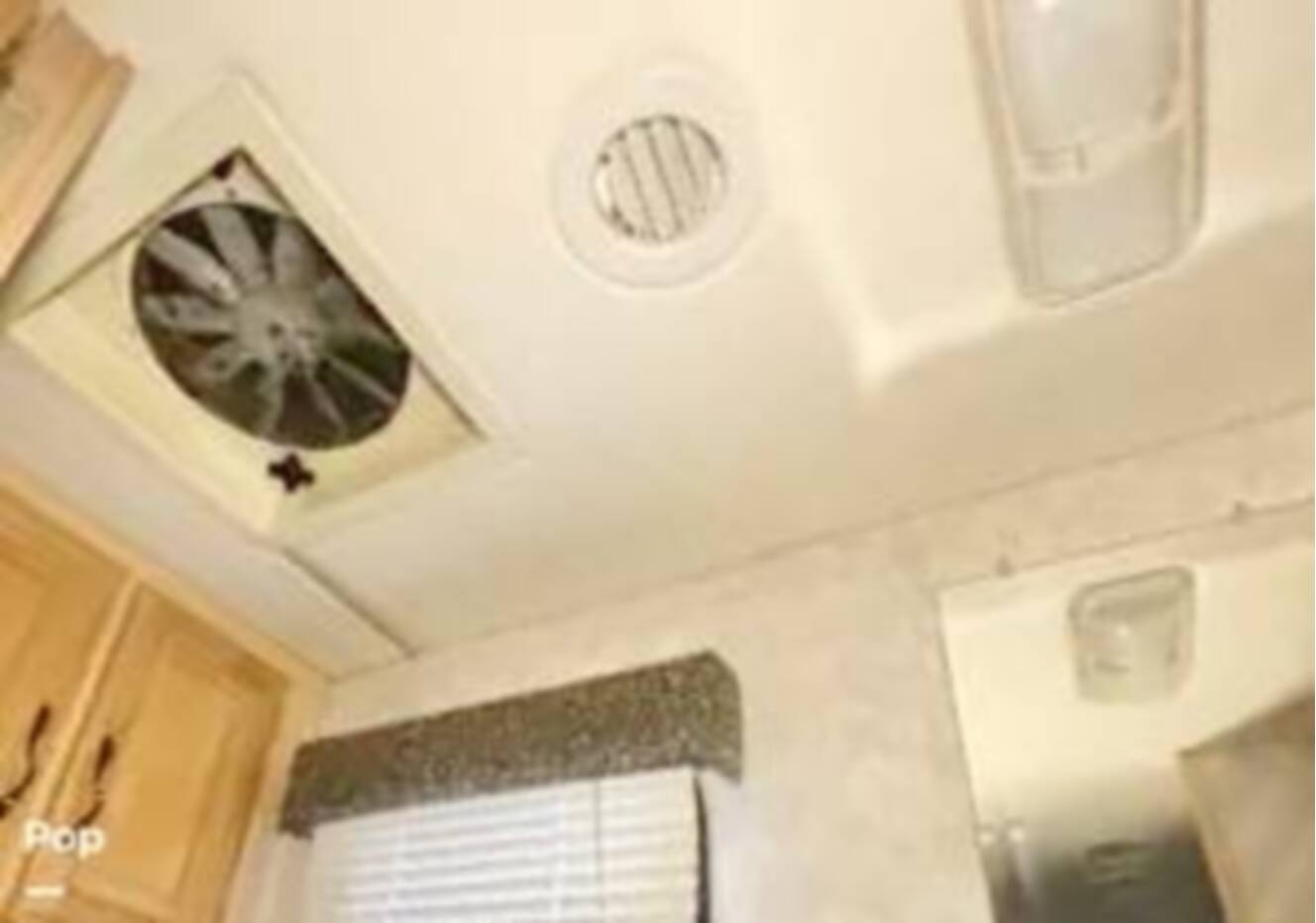A photo of this 2005 Fleetwood Discovery 39S