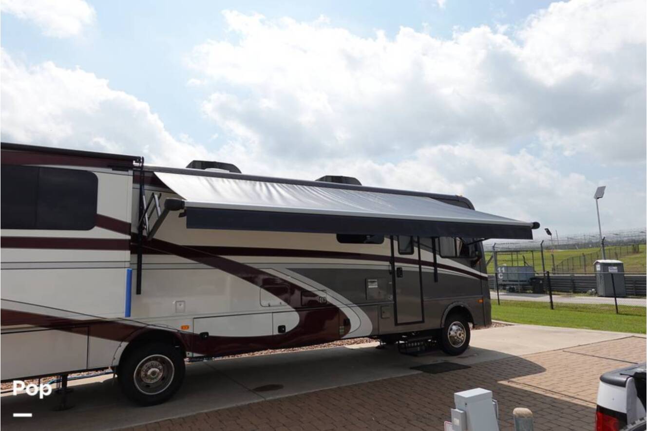 A photo of this 2016 Fleetwood Storm 35SK