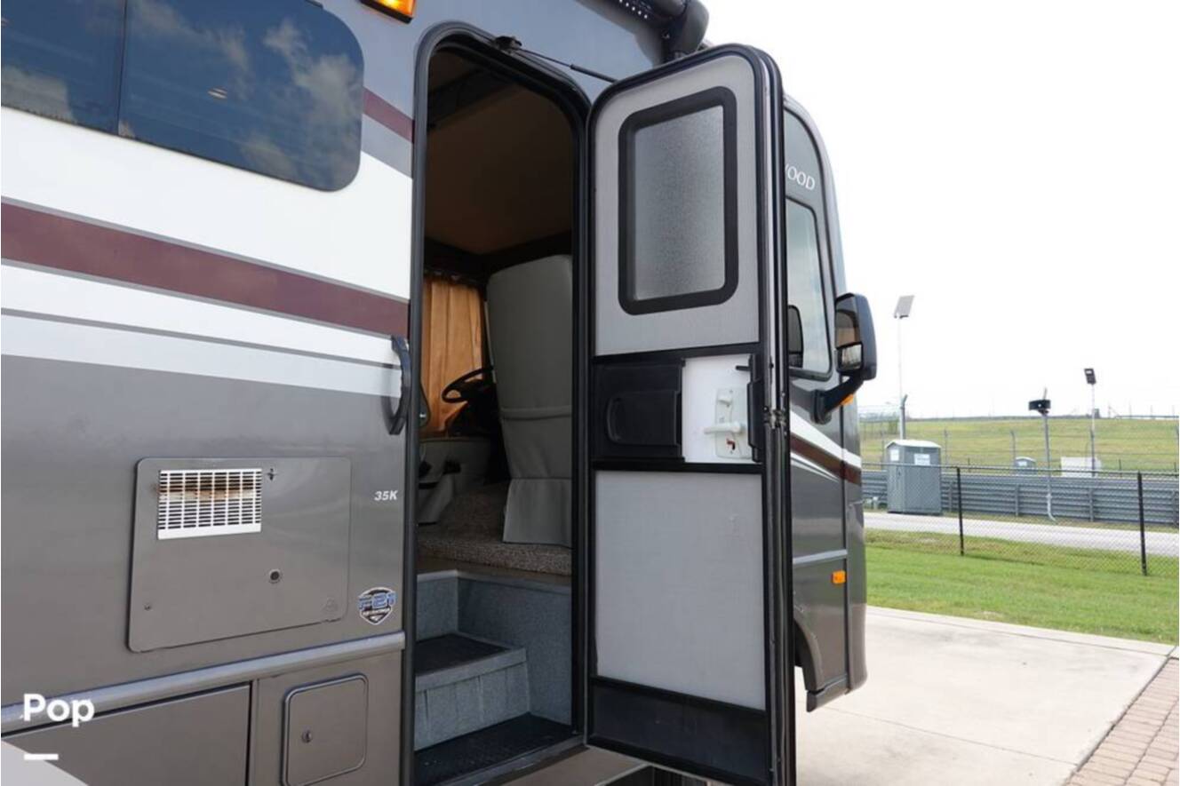 A photo of this 2016 Fleetwood Storm 35SK