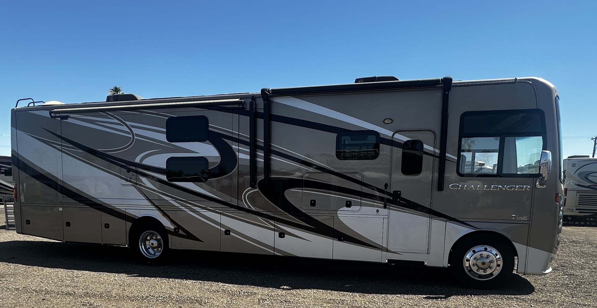 2020 Thor Motor Coach Challenger 37TB in mesa AZ
