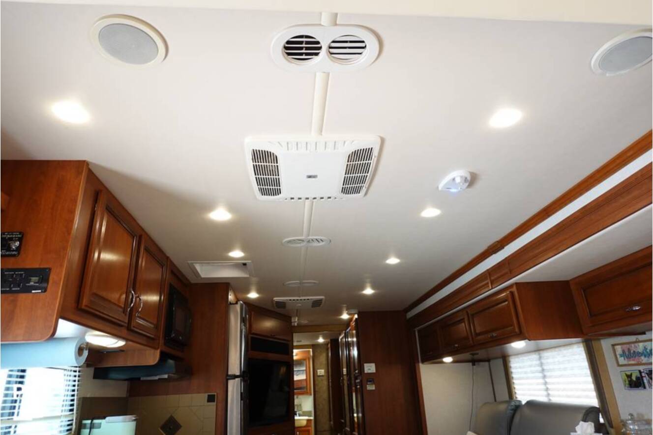 A photo of this 2016 Fleetwood Storm 35SK