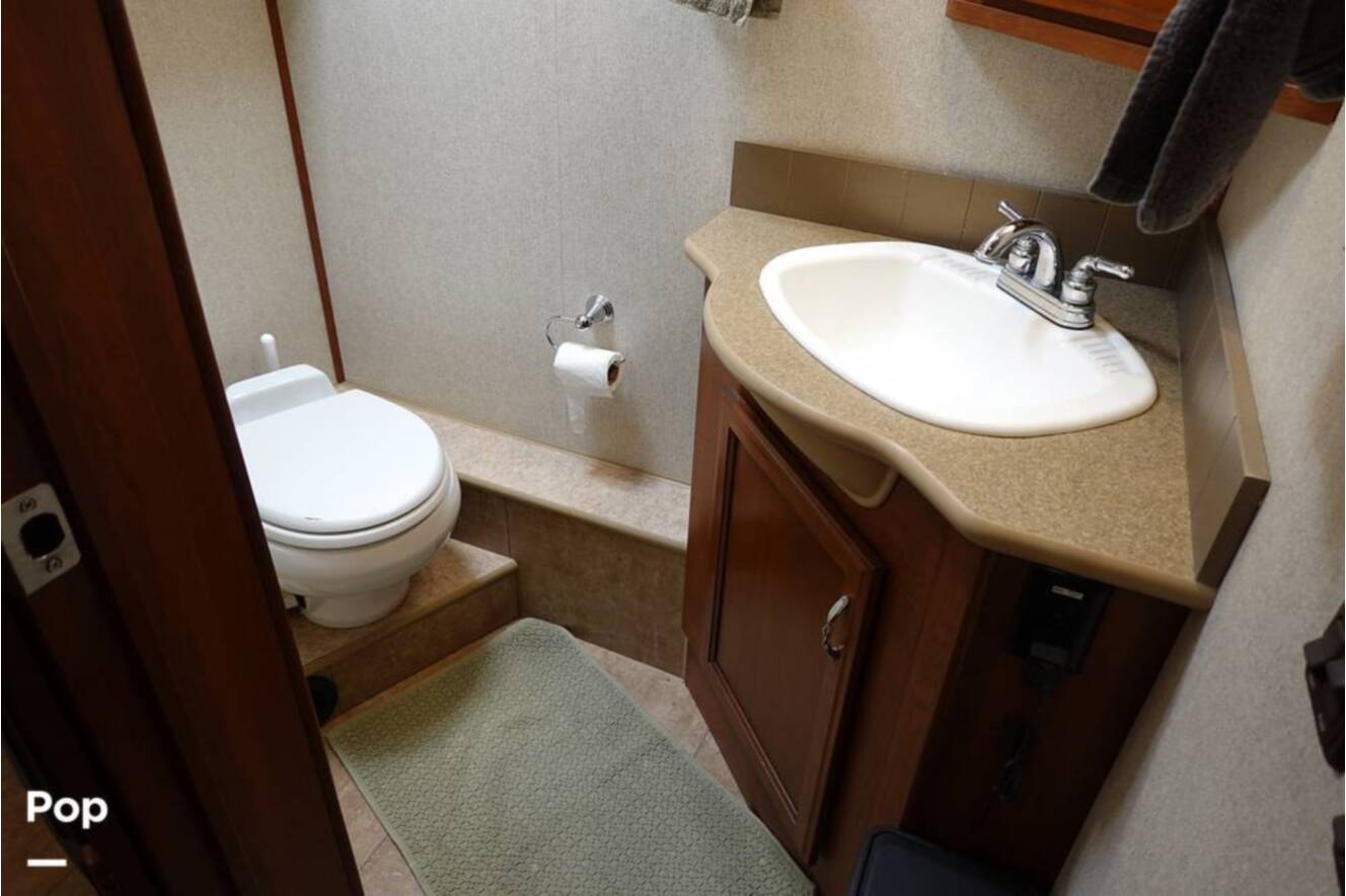 A photo of this 2016 Fleetwood Storm 35SK