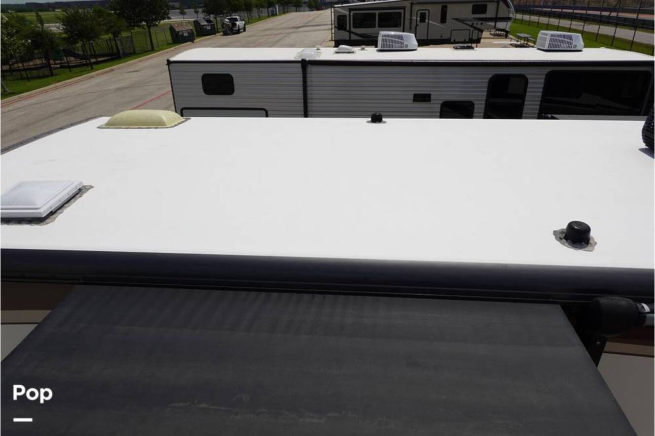 A photo of this 2016 Fleetwood Storm 35SK