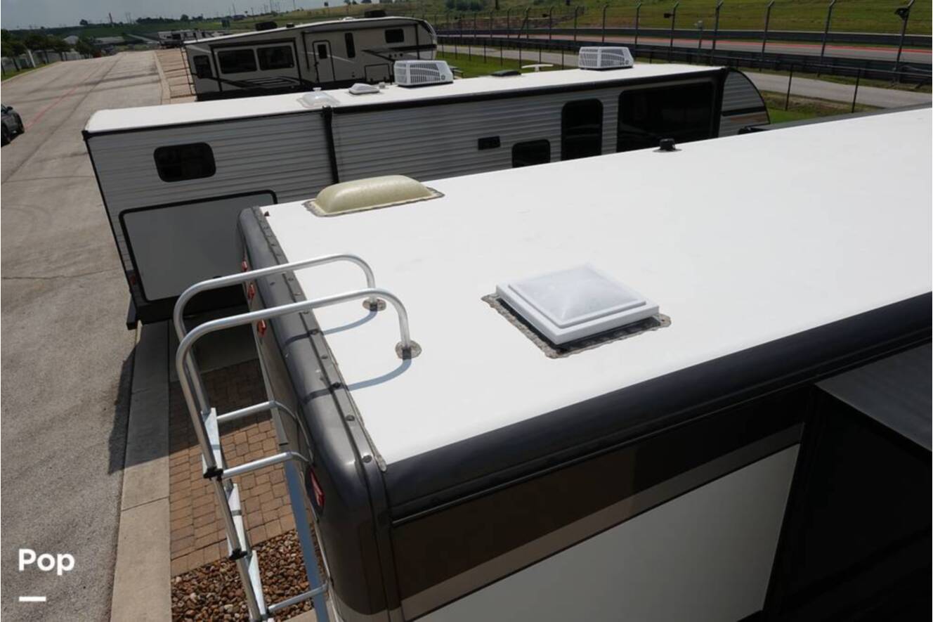 A photo of this 2016 Fleetwood Storm 35SK