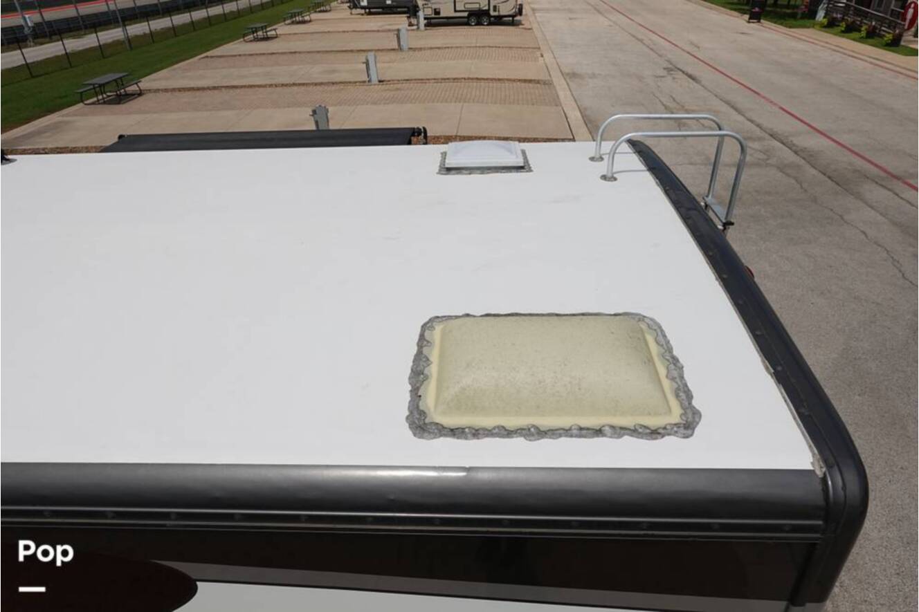 A photo of this 2016 Fleetwood Storm 35SK