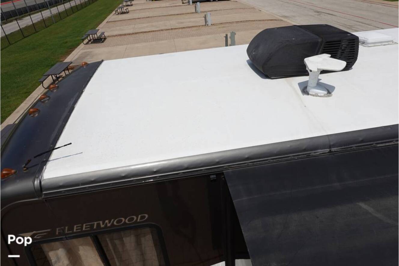 A photo of this 2016 Fleetwood Storm 35SK