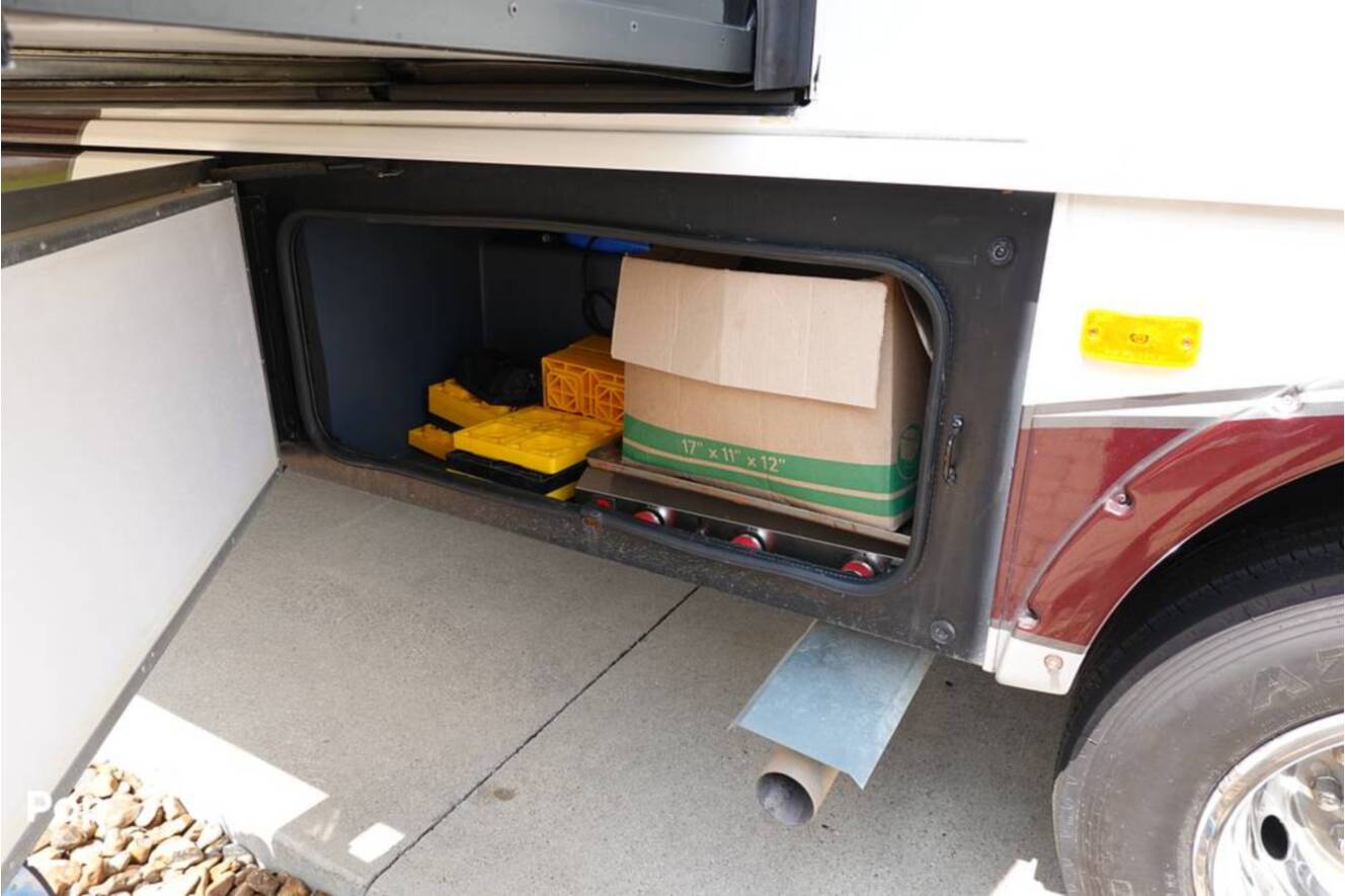 A photo of this 2016 Fleetwood Storm 35SK