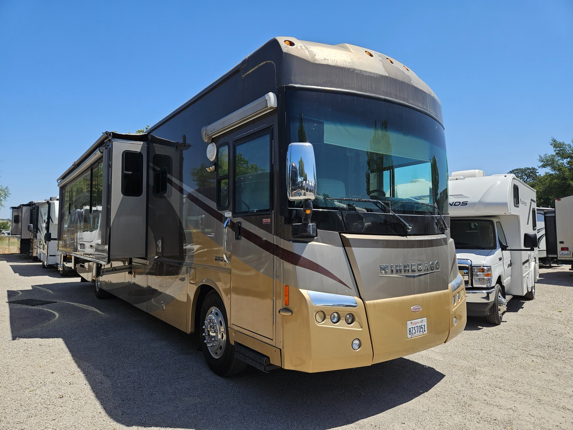 2007 Winnebago Industries Tour 40TD in paso robles CA