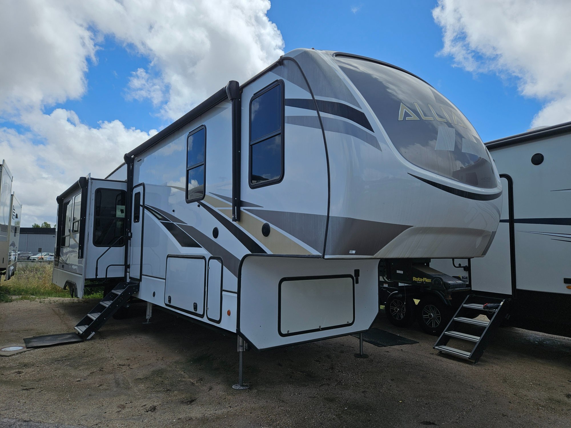 2021 Alliance Rv Paradigm 372RK in paso robles CA