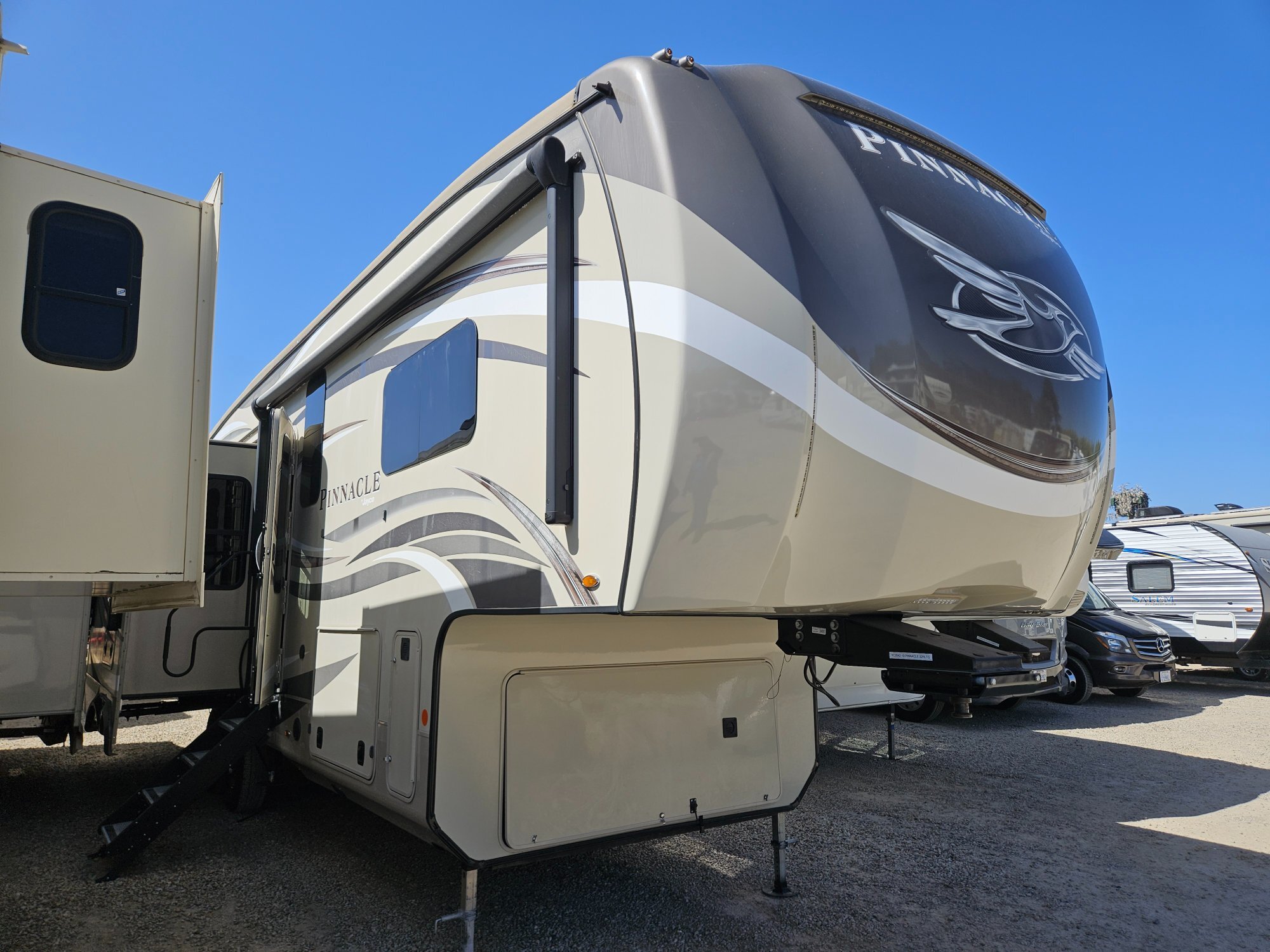 2019 Jayco Pinnacle 32RLTS in pismo beach CA
