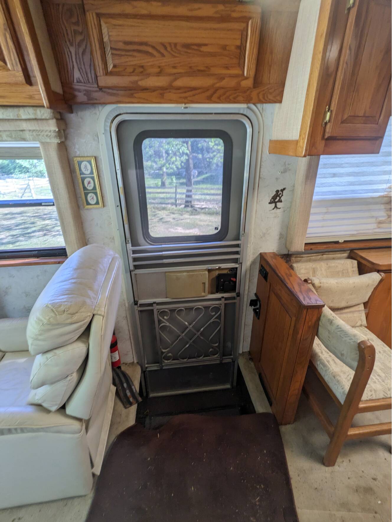 A photo of this 1987 Airstream 345