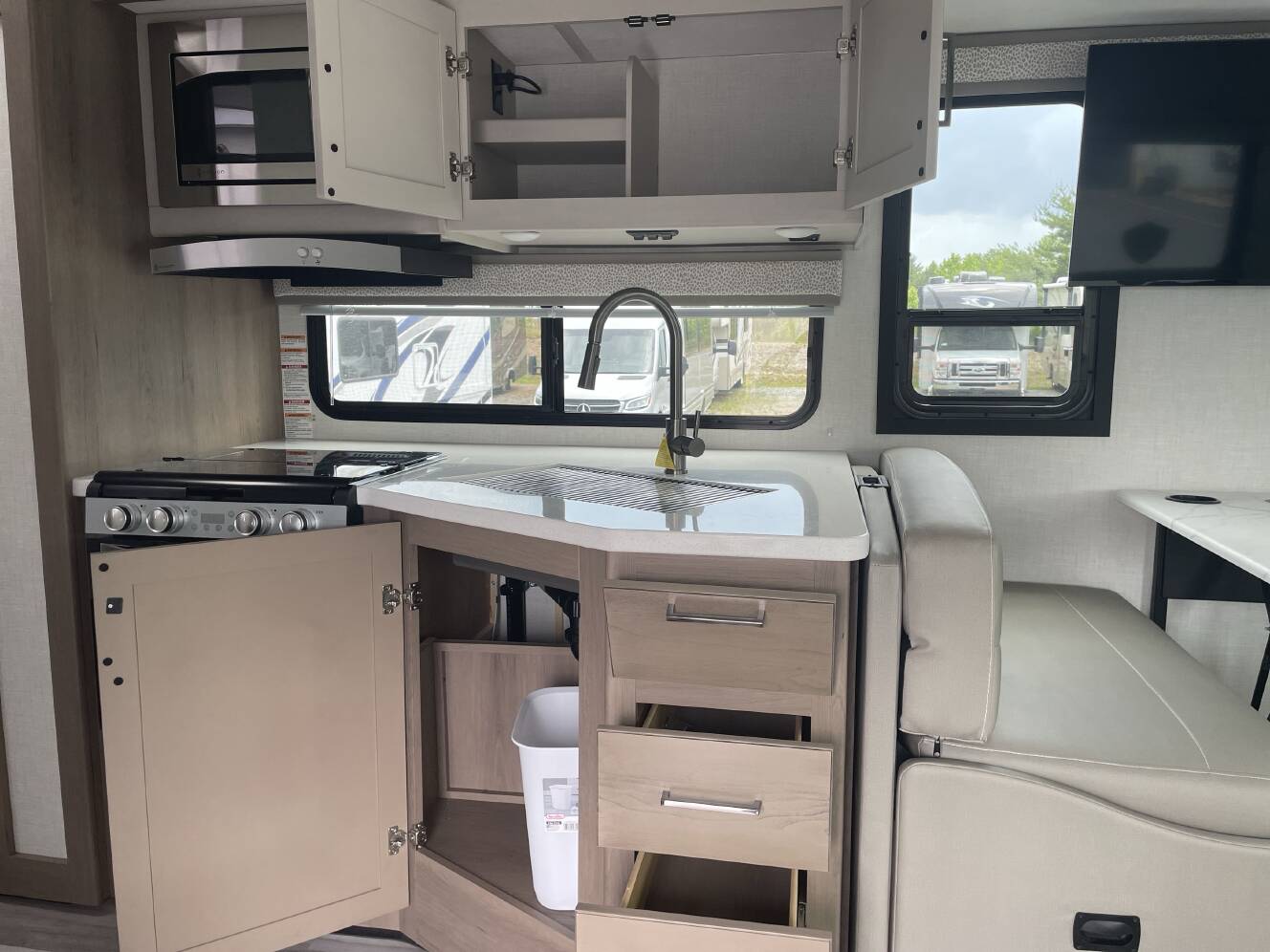 A photo of this 2027 Thor ACE 32B