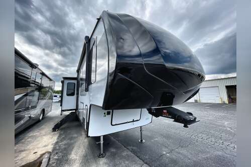 2027 Dutchmen EDDIE BAUER SUMMIT 3511RK in hendersonville NC