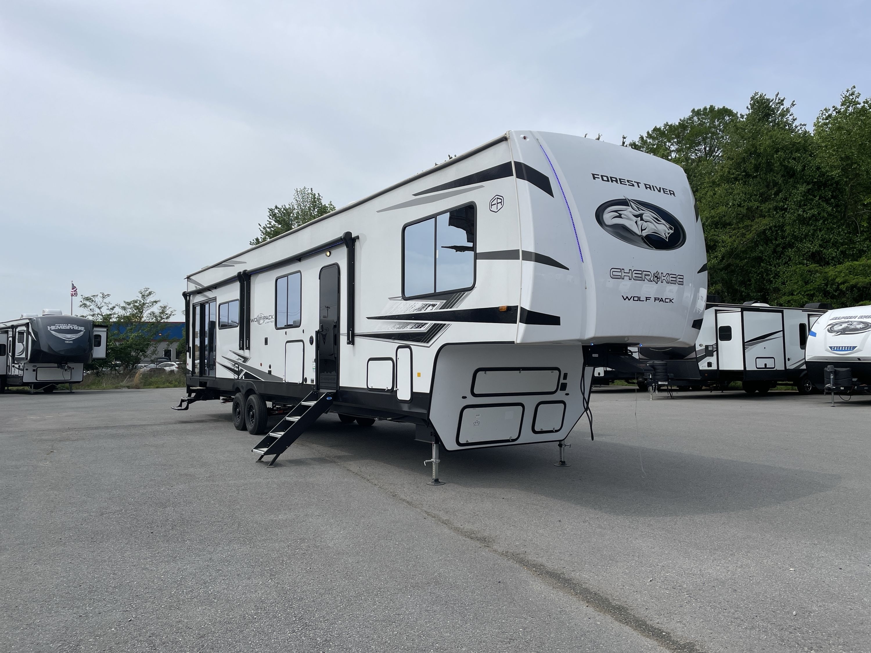 2025 Forest River WOLF PACK 350PACK15 Fifth Wheel Toy Hauler RV