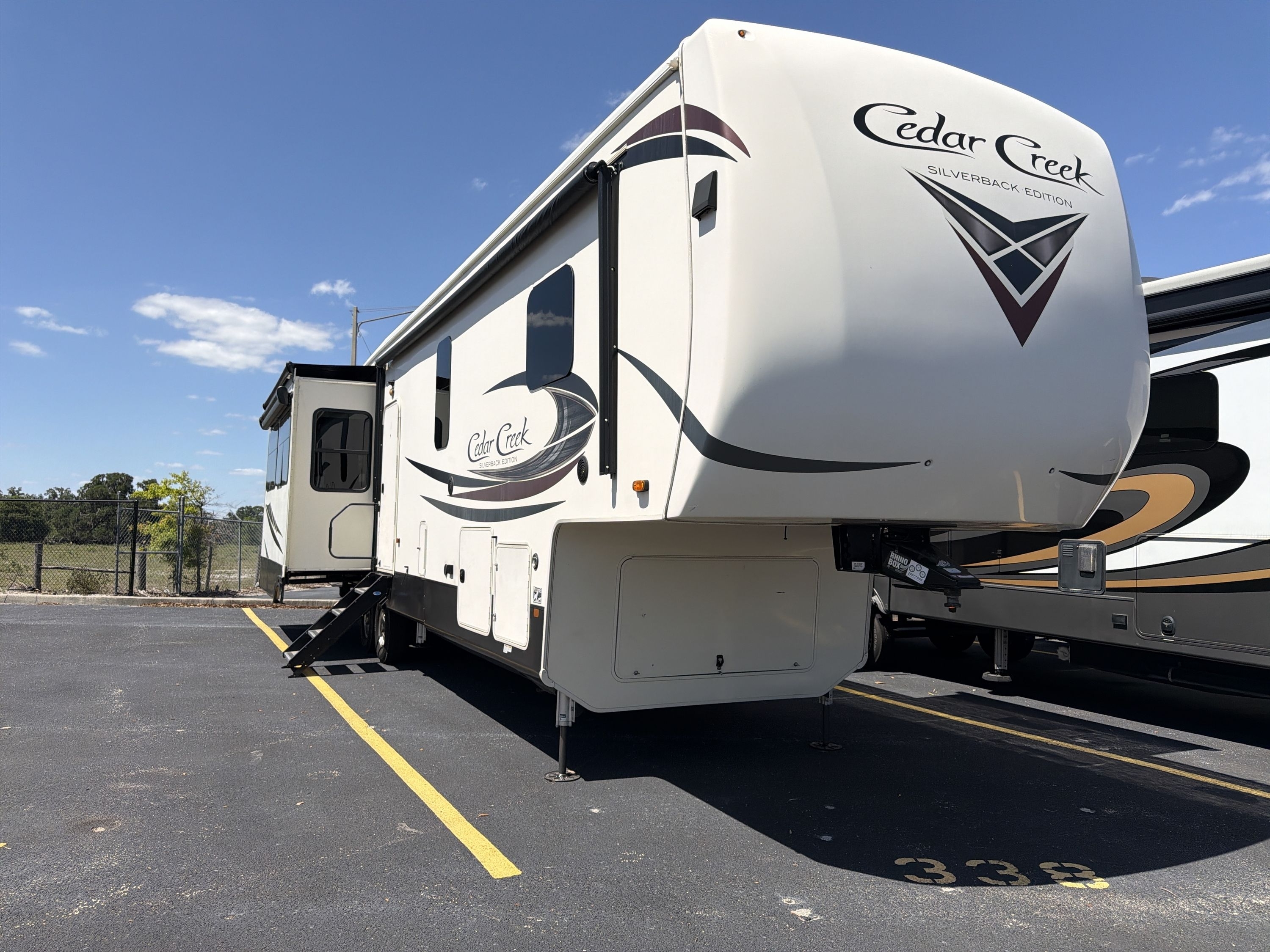 2021 Forest River CEDAR CREEK SILVERBACK 37MBH in bartow FL
