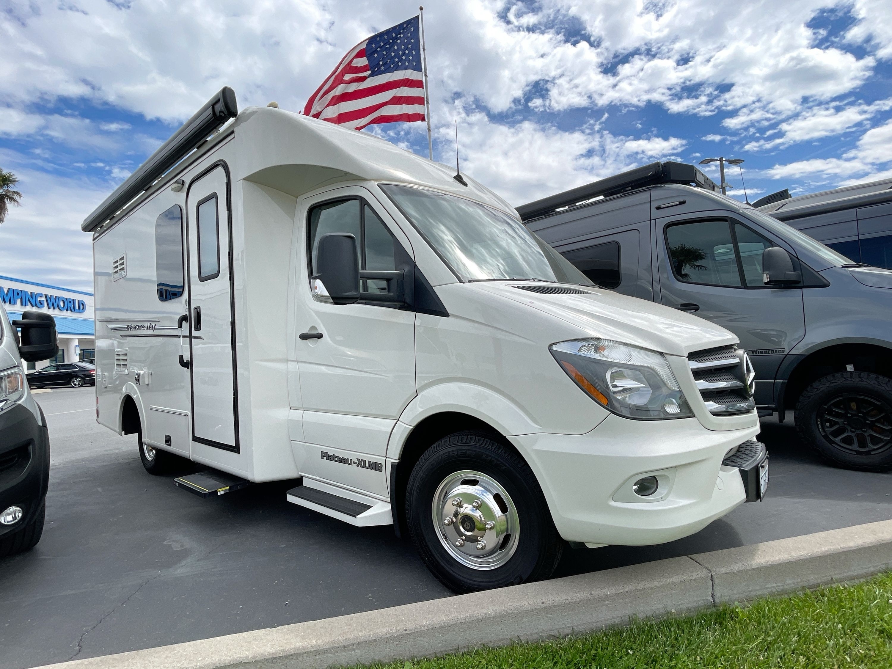2019 Pleasure-Way PLATEAU XLMB3500 RV