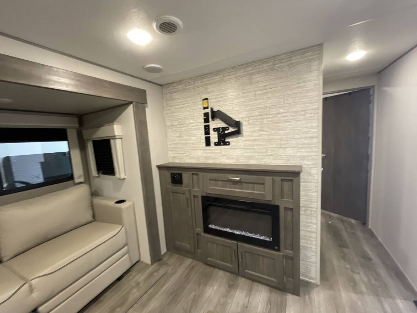 A photo of this 2024 Coachmen CATALINA LEGACY 303RKDS