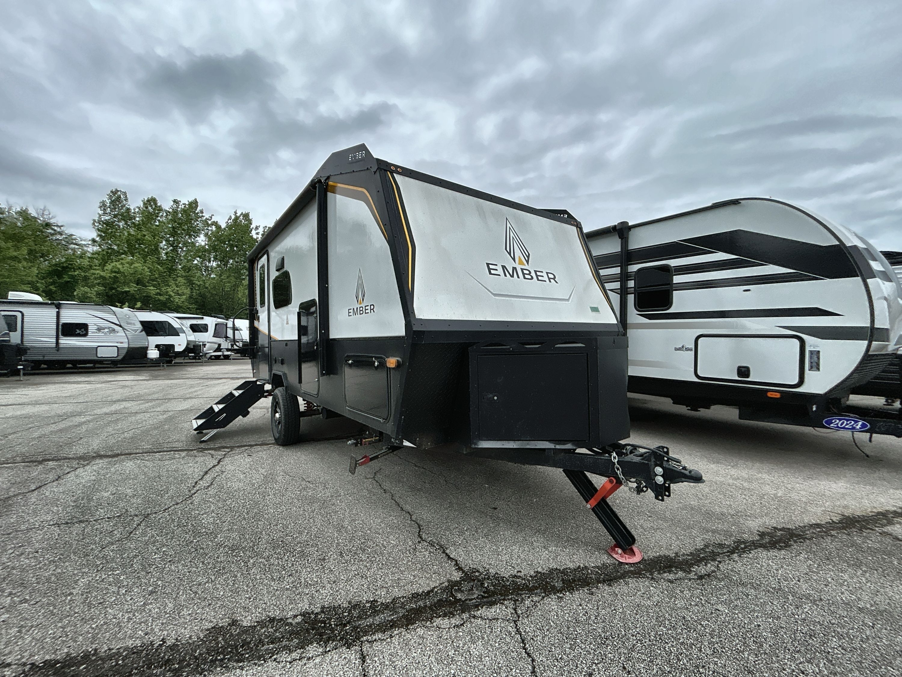 2022 Ember OVERLAND 171FB in greenfield IN