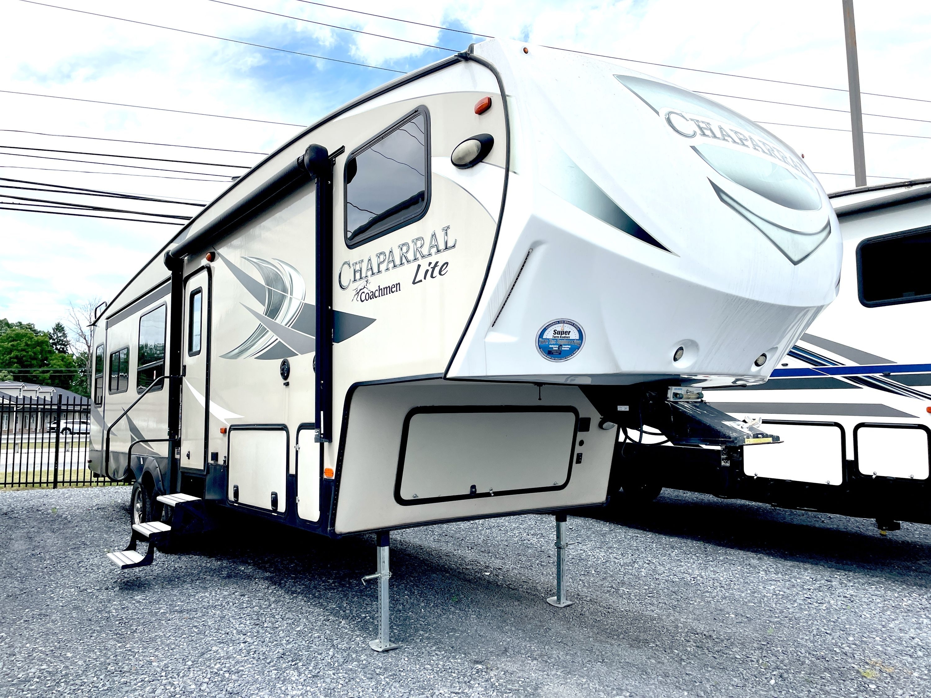 2018 Coachmen CHAPARRAL LITE 30RLS in harrisburg PA
