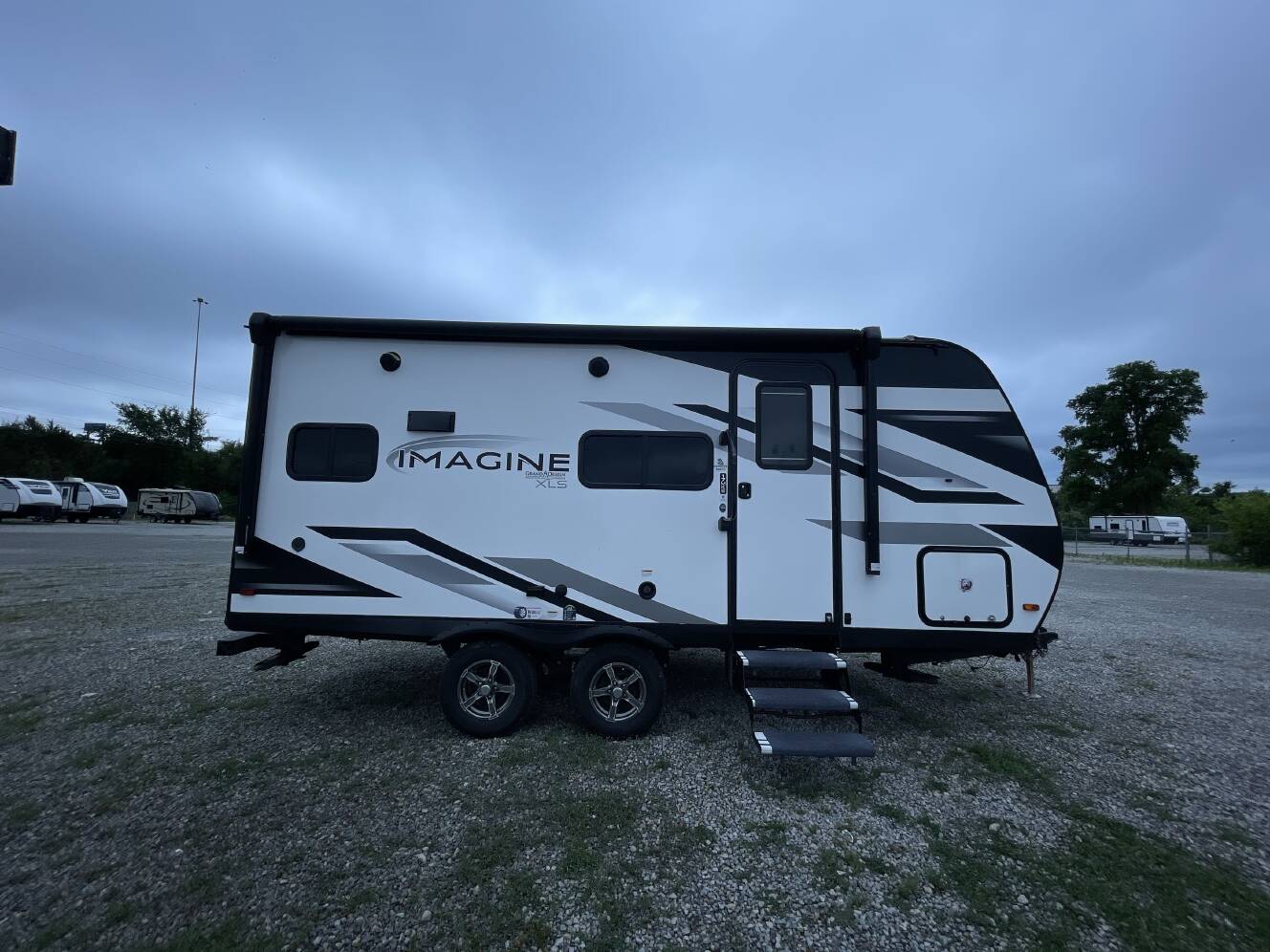 A photo of this 2022 Grand Design IMAGINE XLS 17MKE