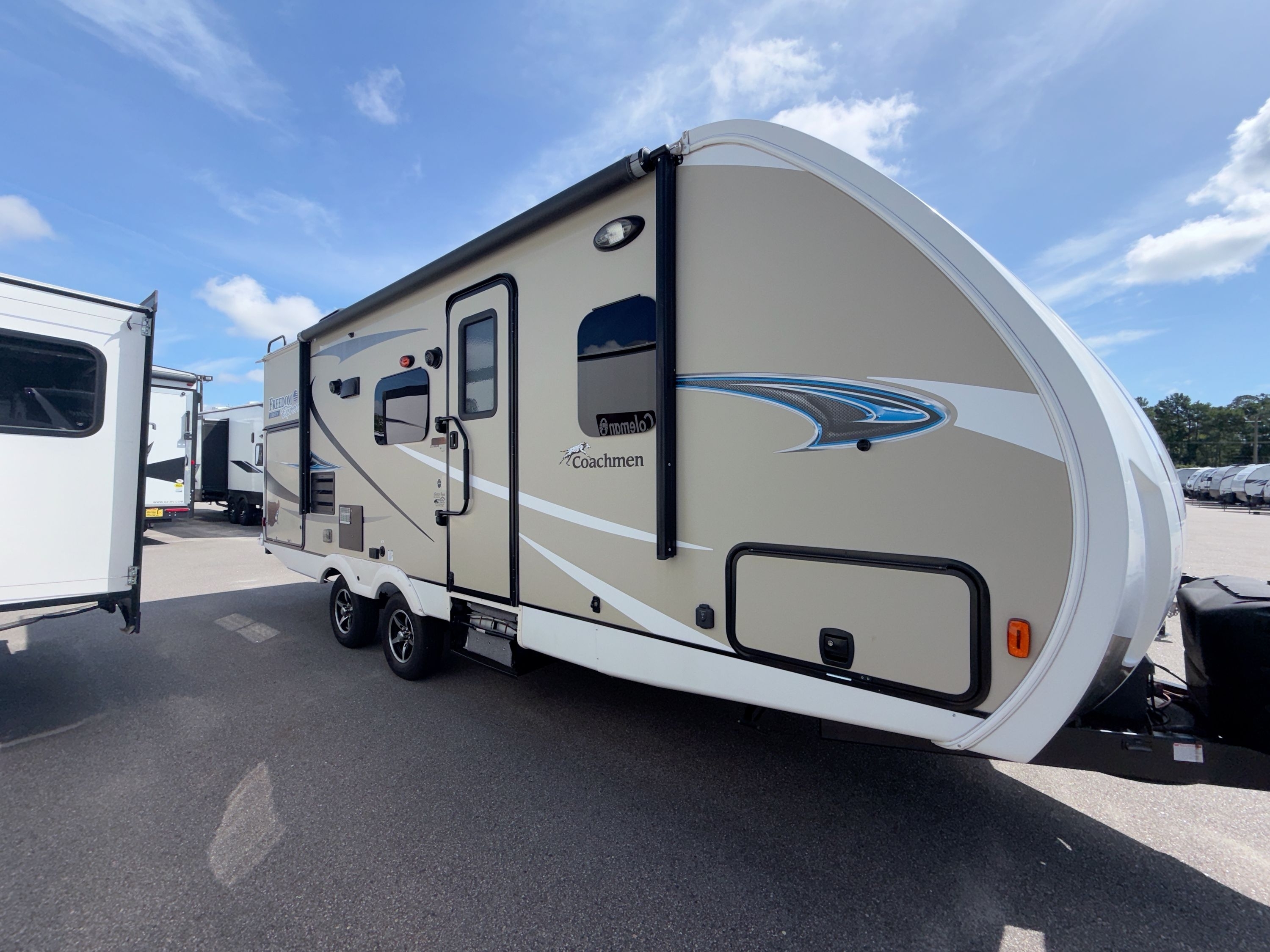 2019 Coachmen FREEDOM EXPRESS ULTRA LITE 231RBDS in myrtle beach SC