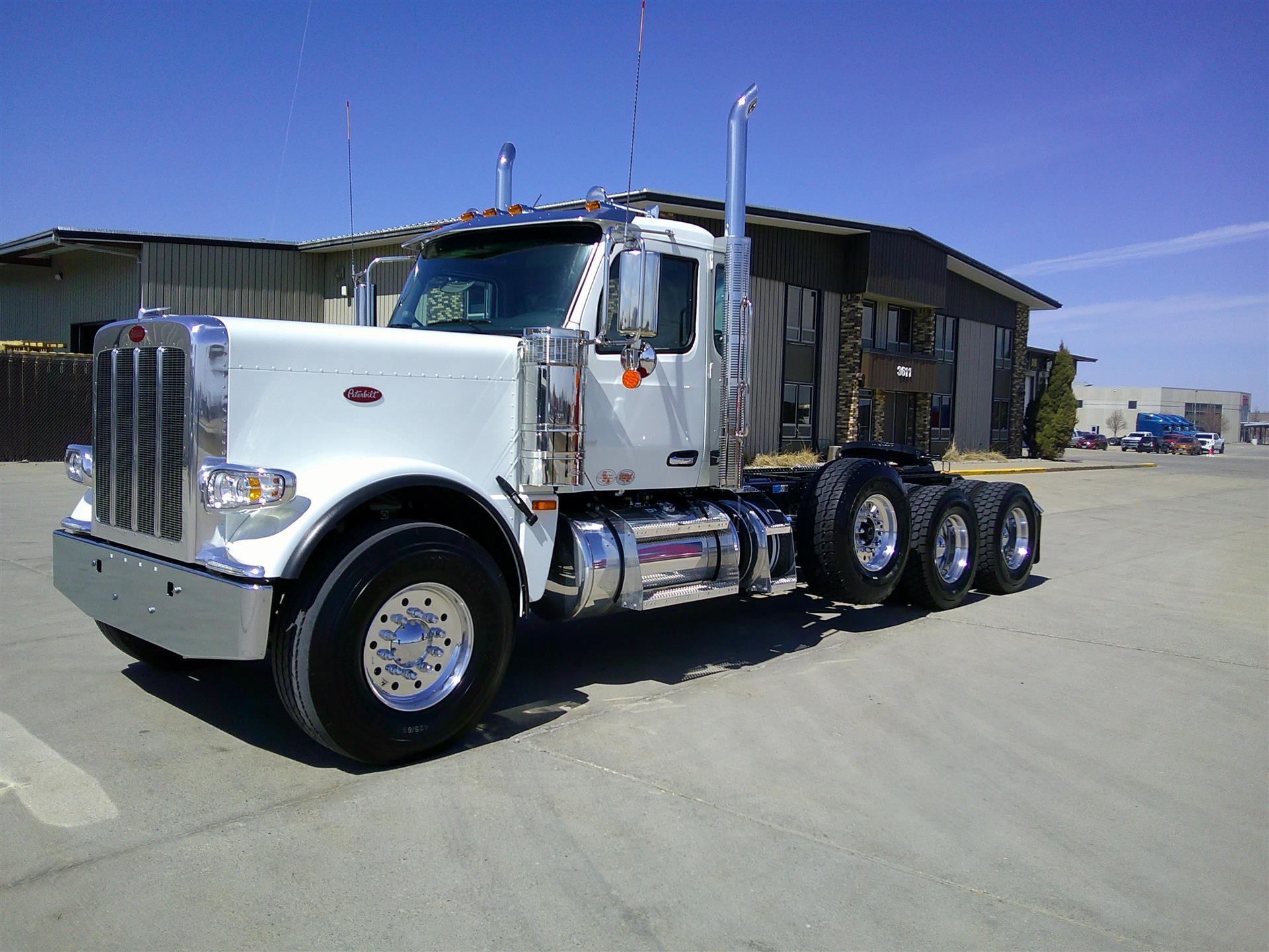 2027 PETERBILT 589 in Fargo, ND