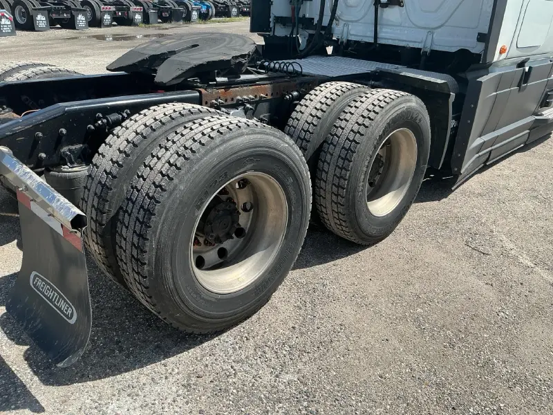2022 FREIGHTLINER CASCADIA 126
