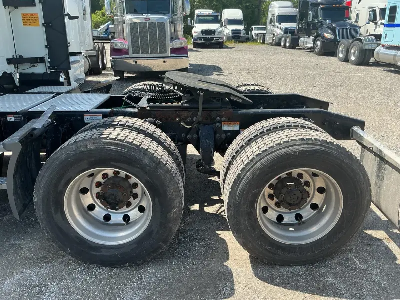 2022 FREIGHTLINER CASCADIA 126