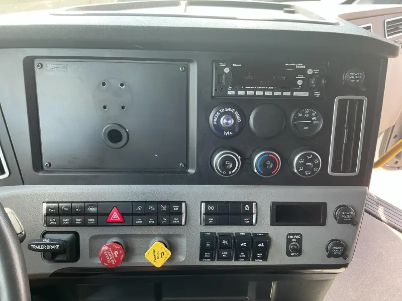 2022 FREIGHTLINER CASCADIA 126
