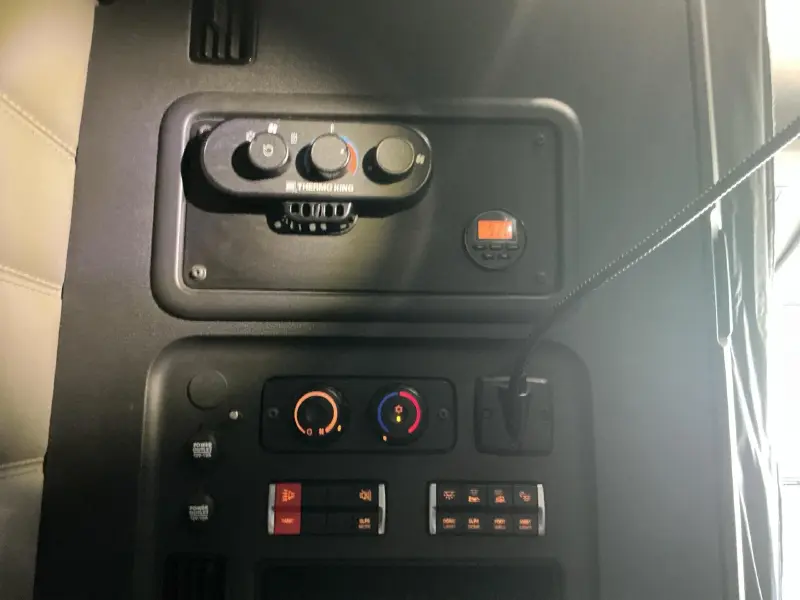 2022 FREIGHTLINER CASCADIA 126