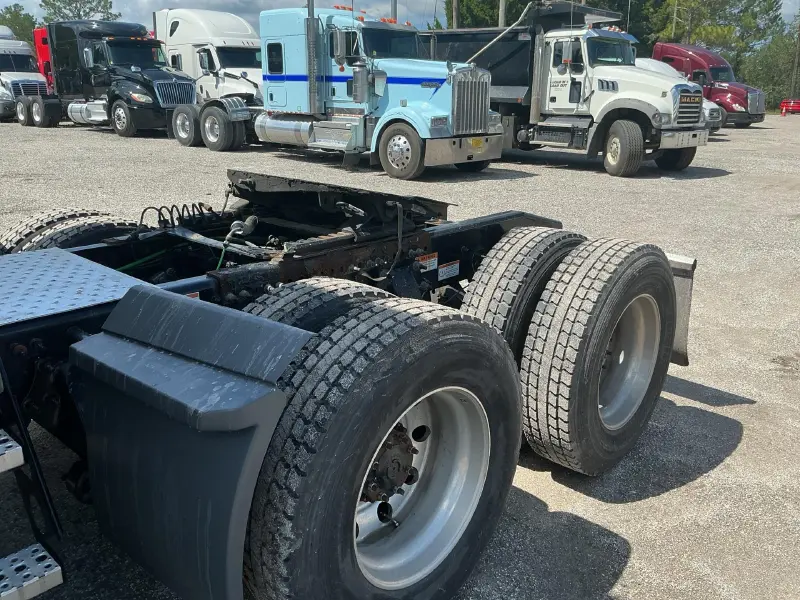 2022 FREIGHTLINER CASCADIA 126