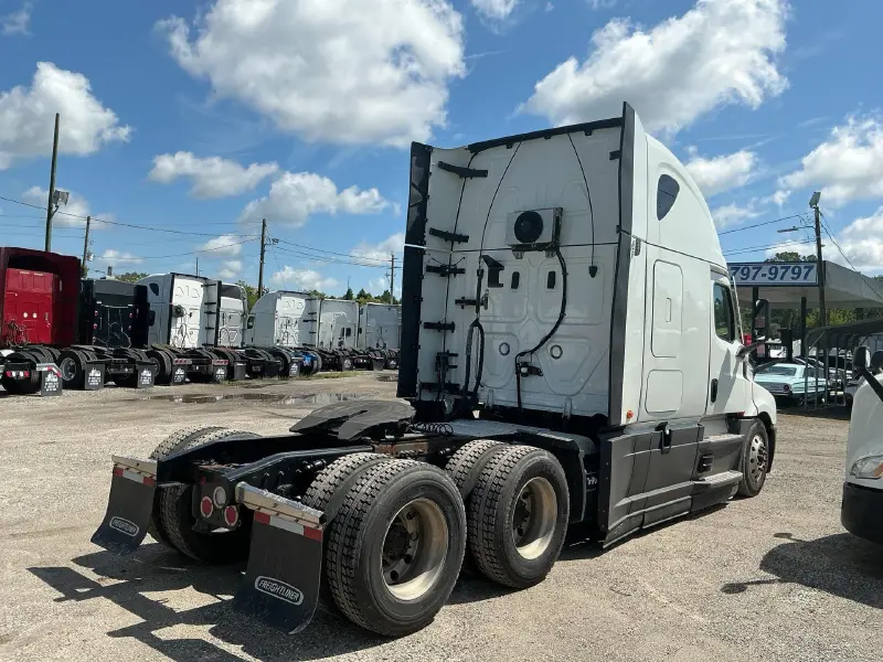 2022 FREIGHTLINER CASCADIA 126