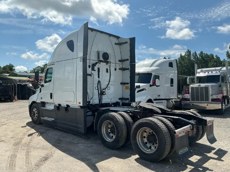 2022 FREIGHTLINER CASCADIA 126