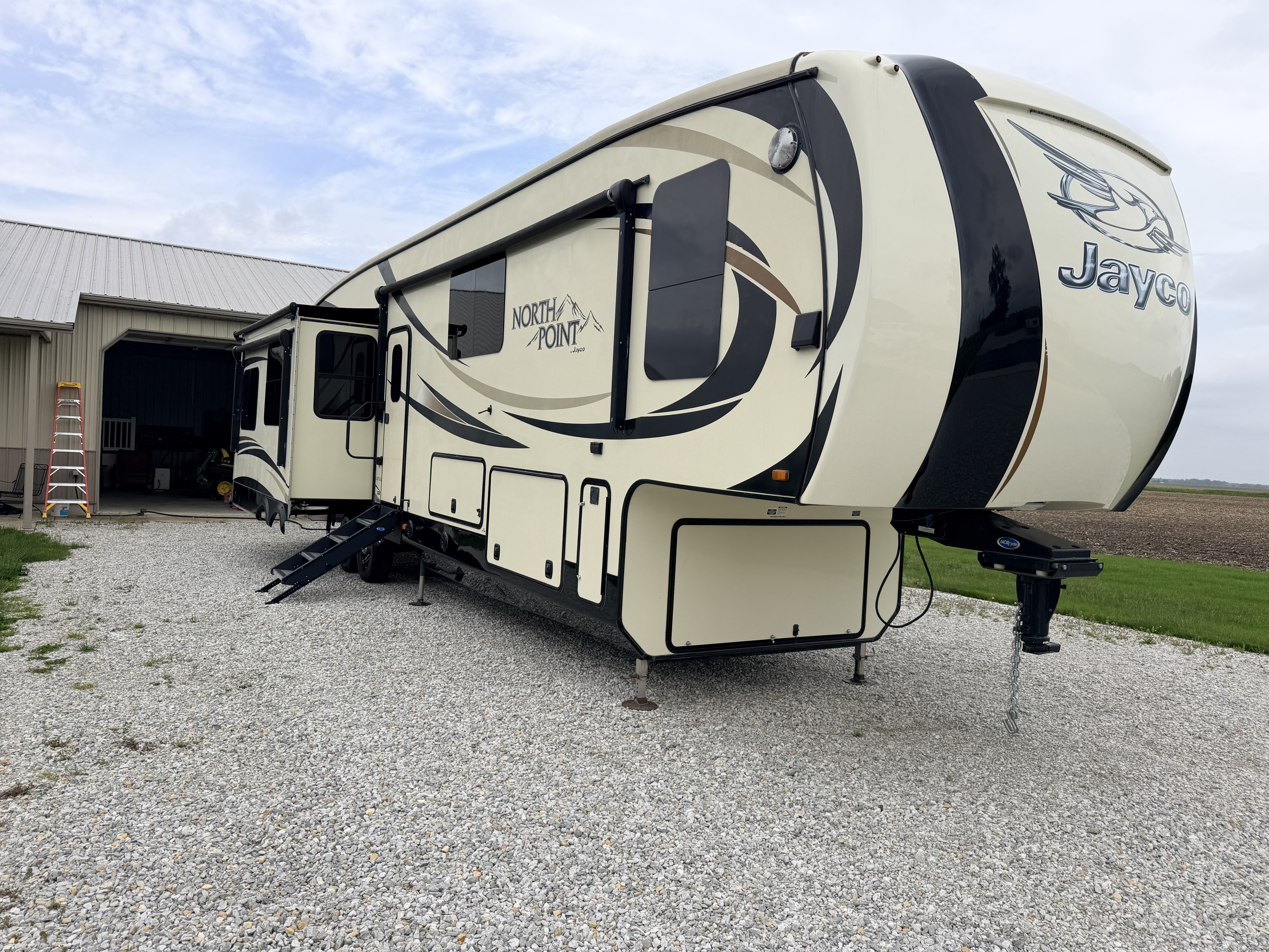 2016 Jayco NORTH POINT 377RLBH in swayzee IN