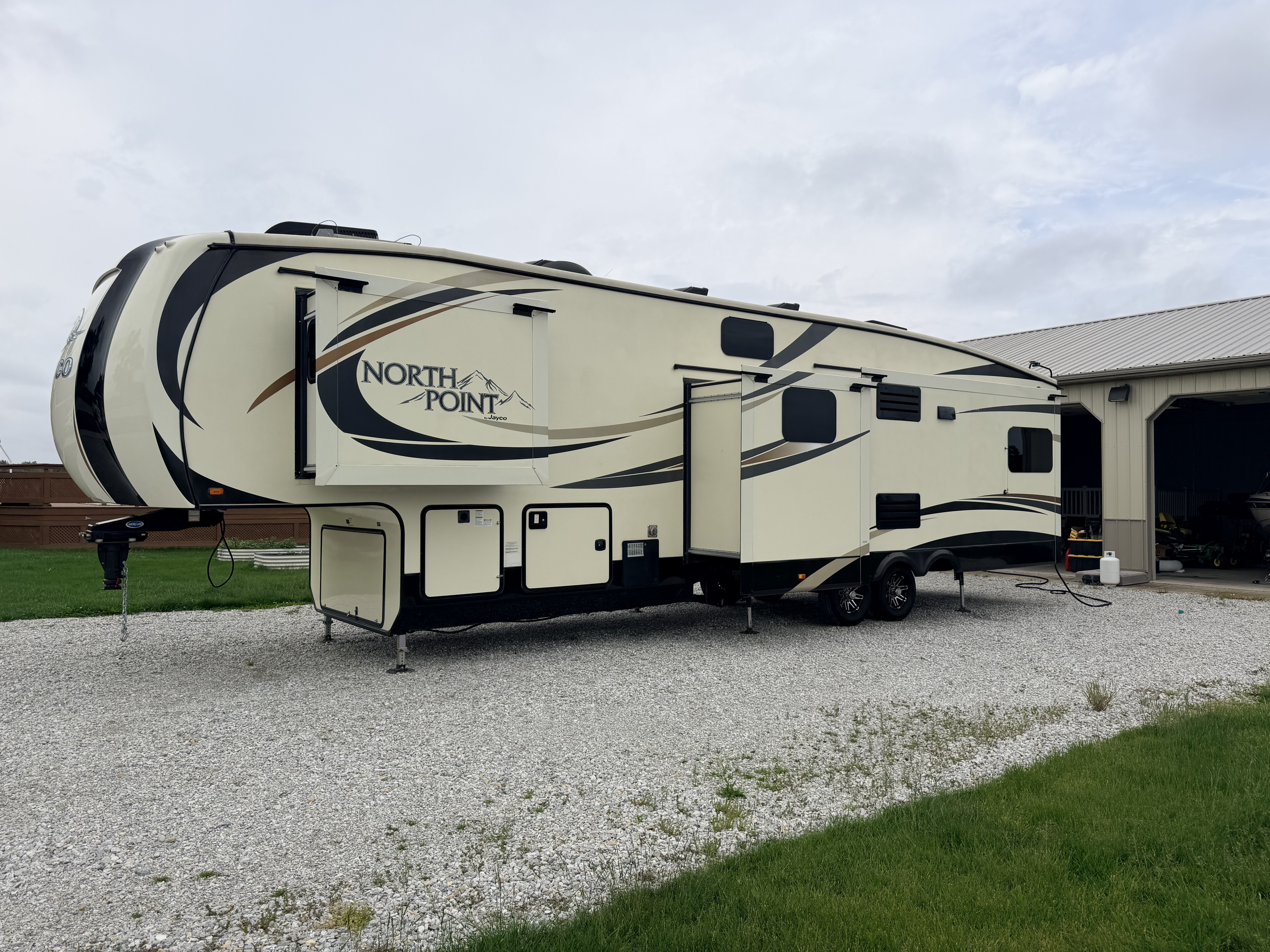 2016 Jayco NORTH POINT 377RLBH RV