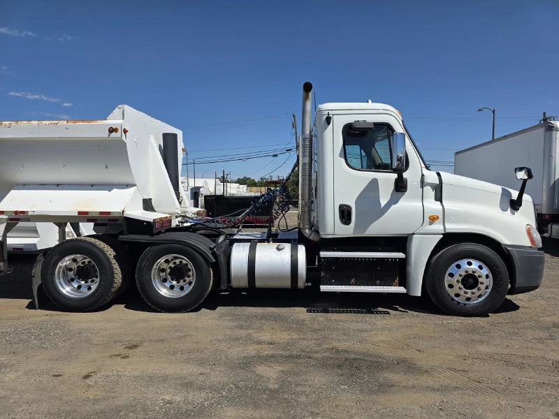 2014 FREIGHTLINER CASCADIA 125