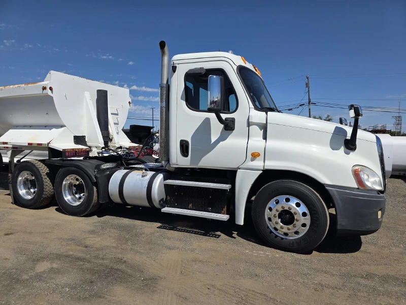 2014 FREIGHTLINER CASCADIA 125