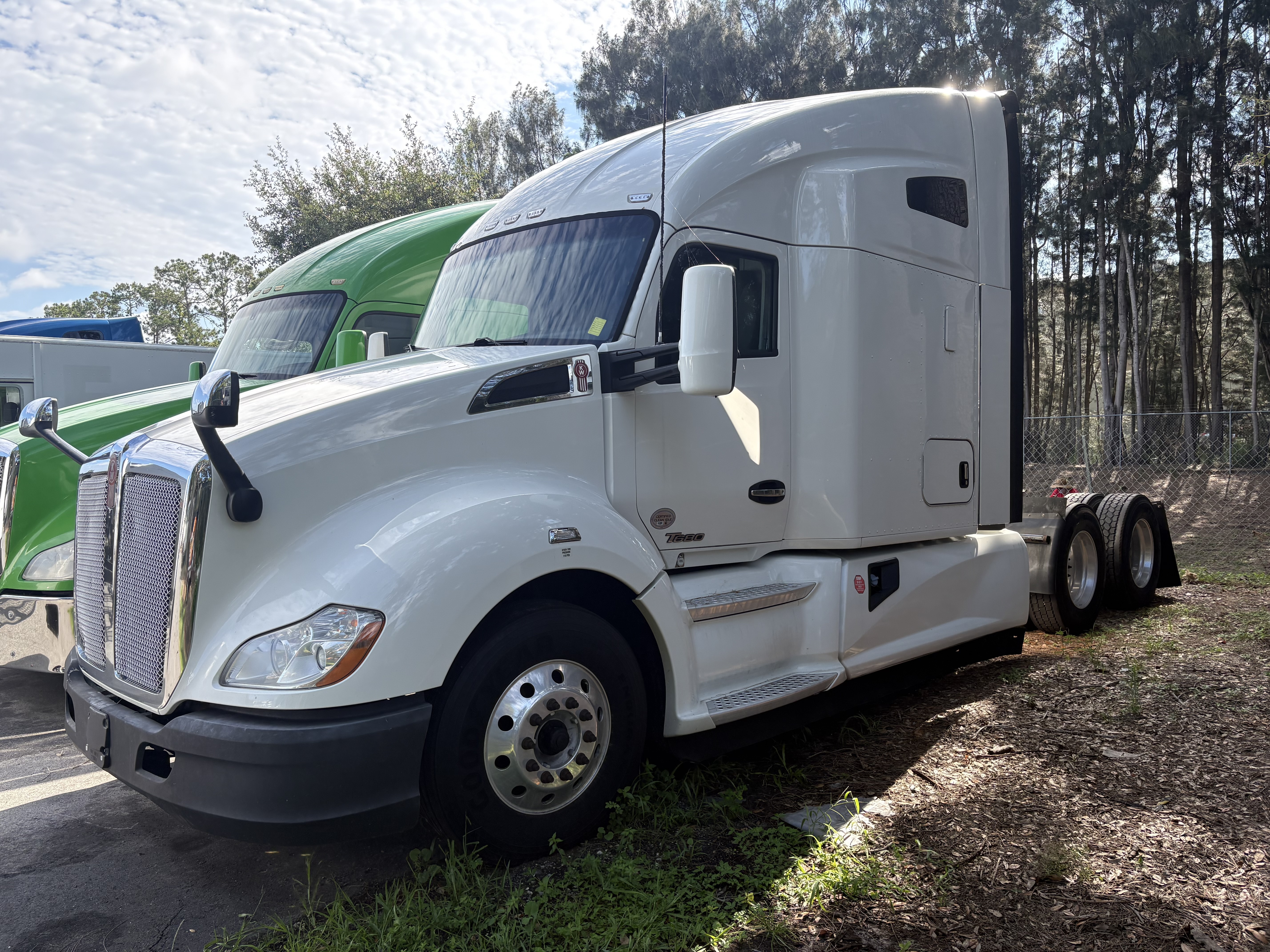 2020 KENWORTH Tractor Truck in Orlando, FL