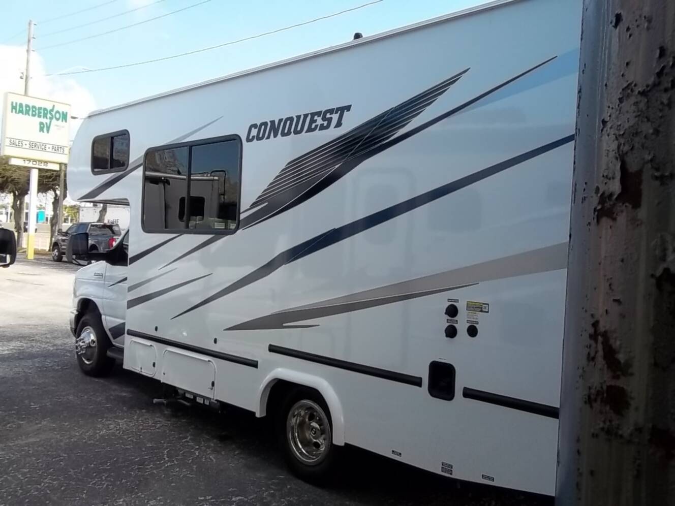 A photo of this 2025 Gulf Stream Conquest 6237