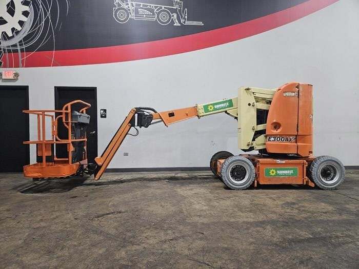 2013 JLG E300AJP in Palmetto, FL