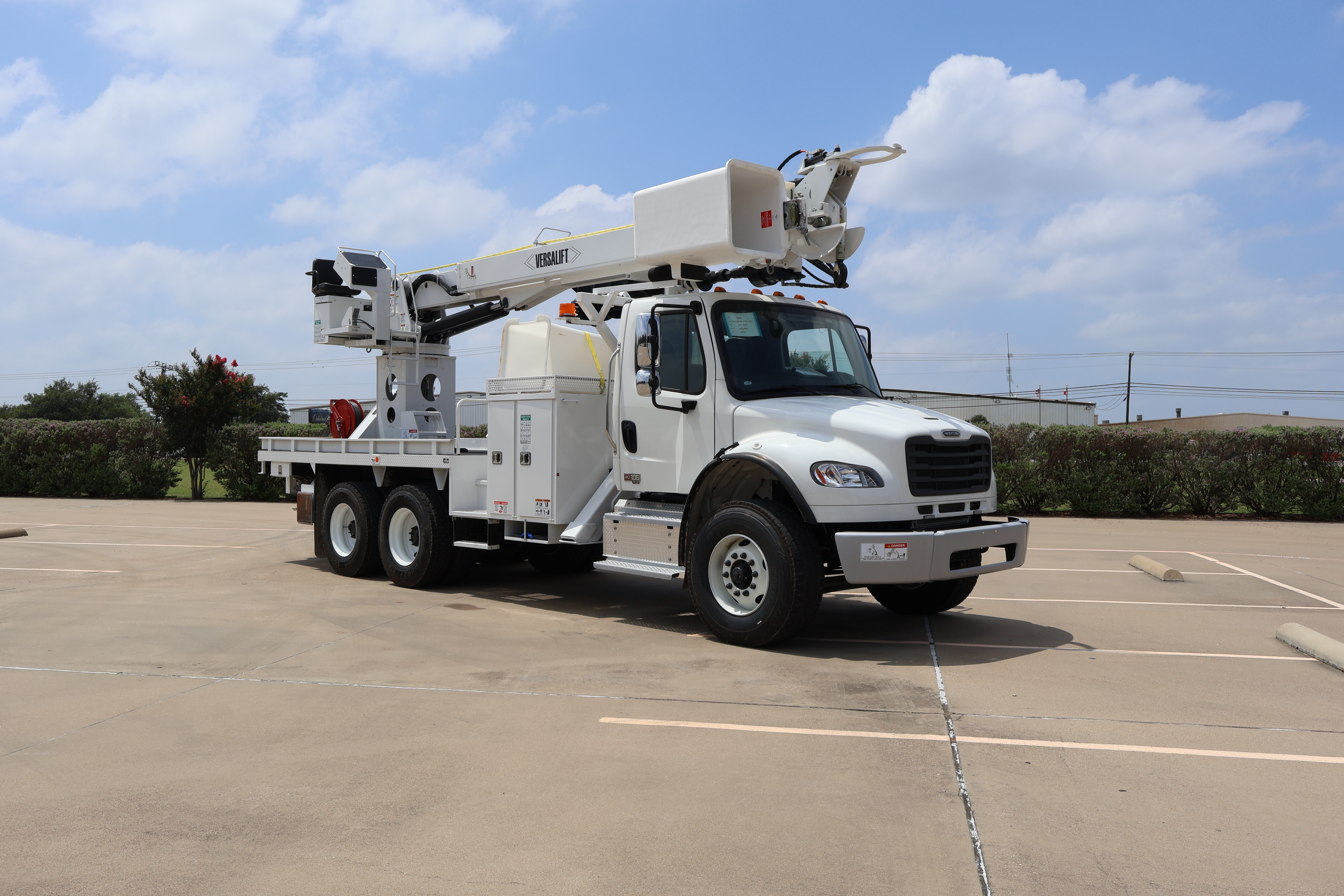 2025 FREIGHTLINER BUSINESS CLASS M2 106 in Waco, TX
