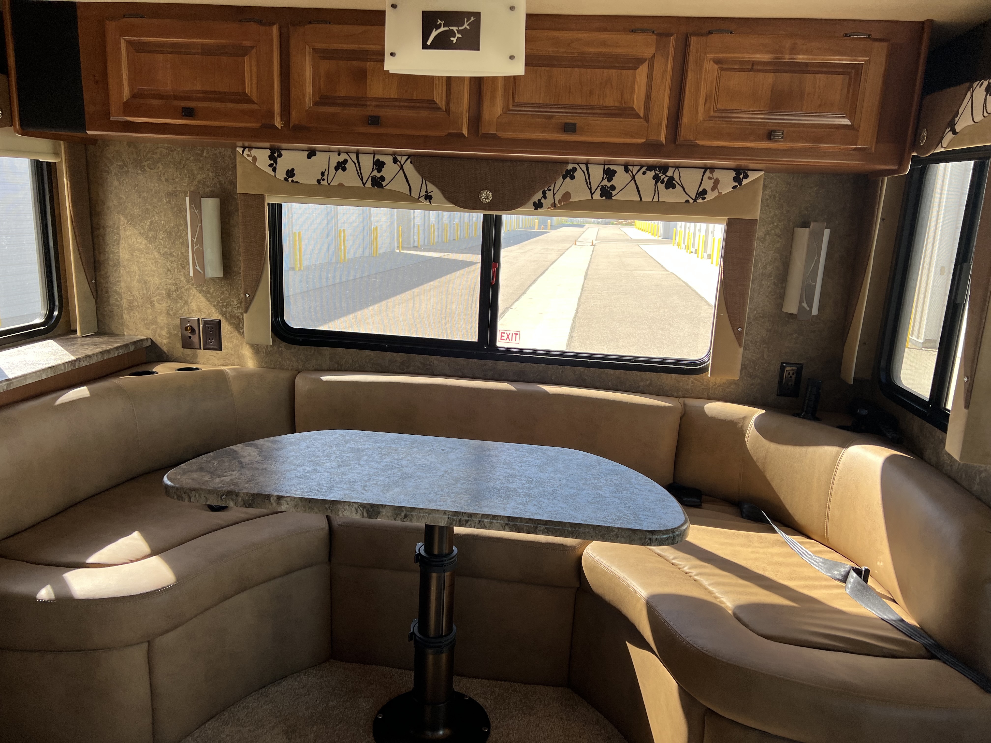 2014 Tiffin Motorhomes ALLEGRO RED 35QBA RV