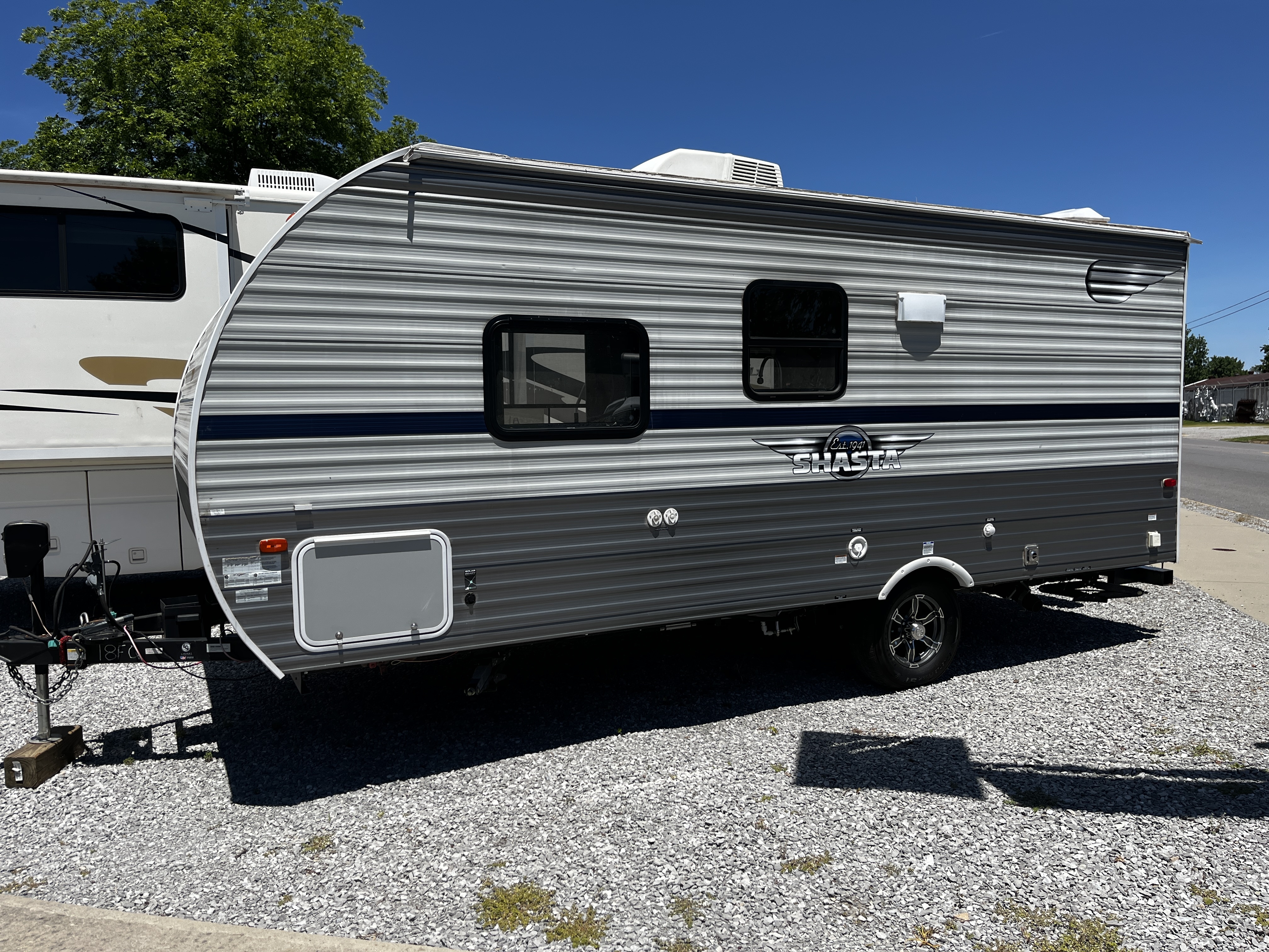 2020 Coachmen SHASTA 18FQ in de soto IL