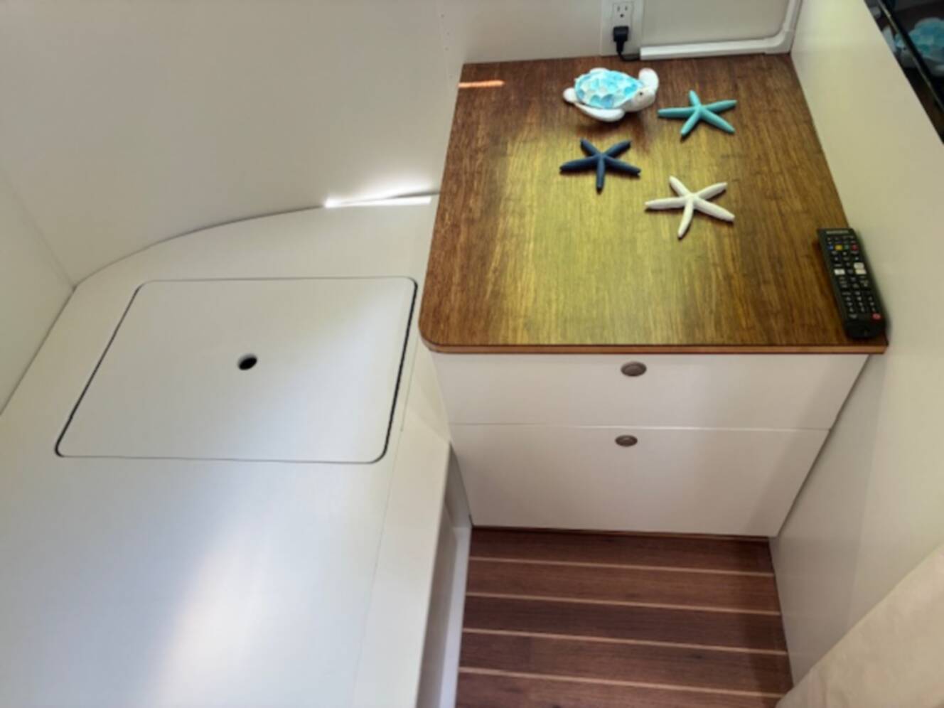 A photo of this 1979 Airstream AMBASSADOR 28D