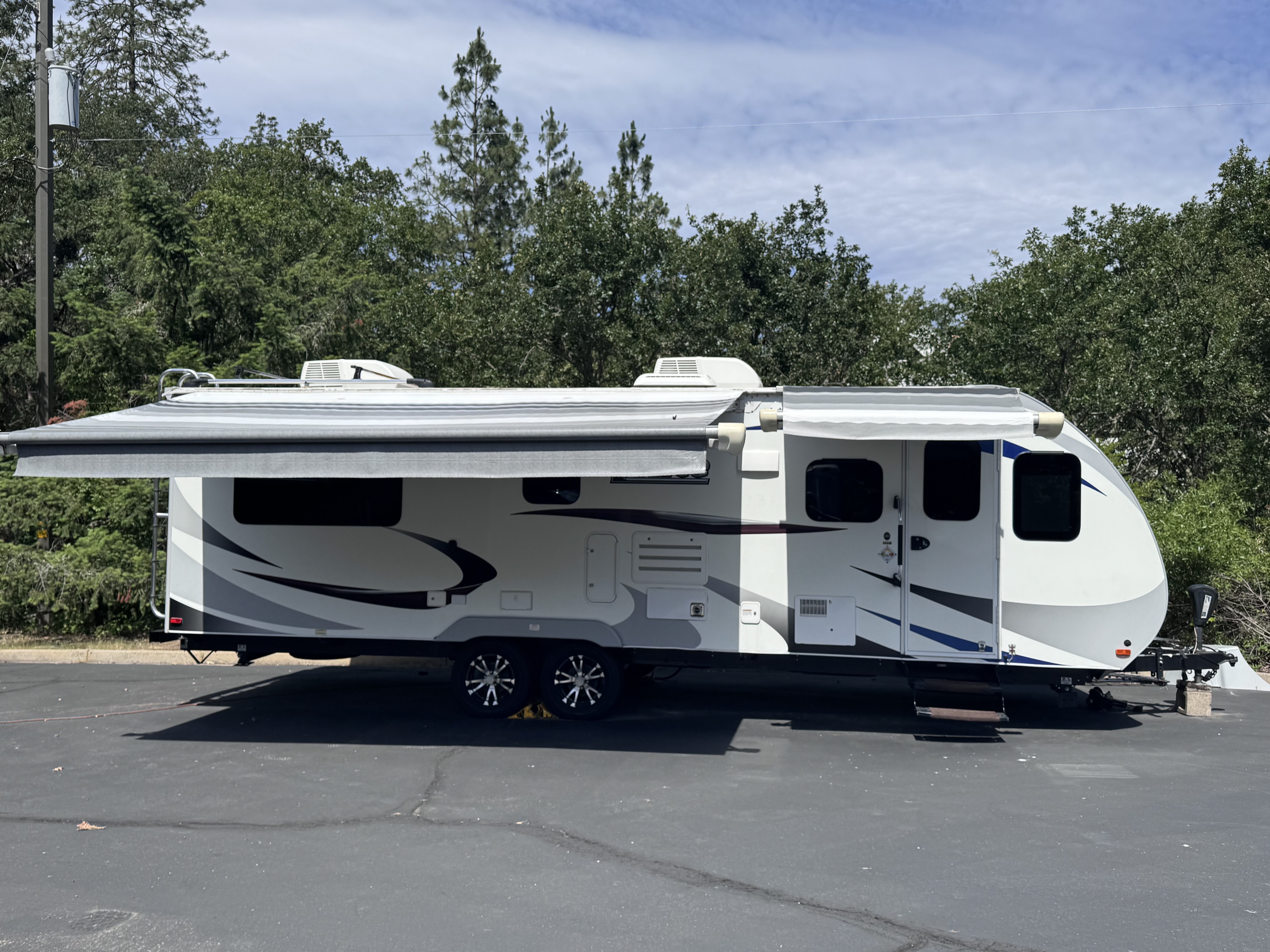2019 Lance 2465 TRAVEL TRAILER in gold hill OR