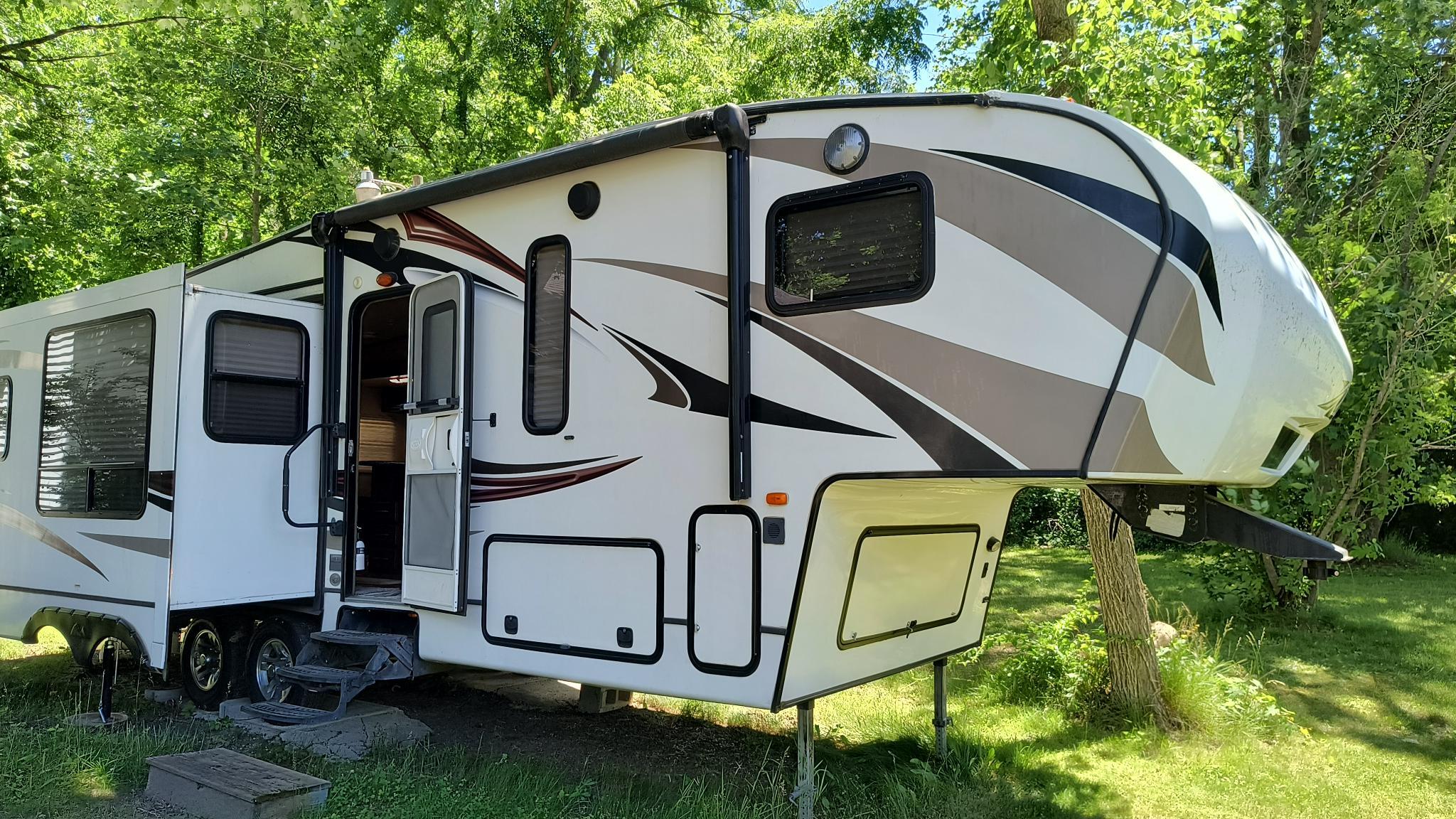 2015 Keystone COUGAR X-LITE 29RET RV