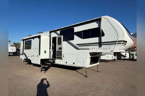 2025 Grand Design Influence 3804DS in fresno CA